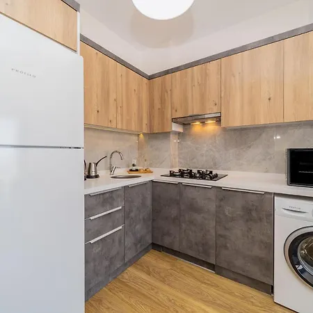 Apartment Superb Flat W Shared Pool In Kepez