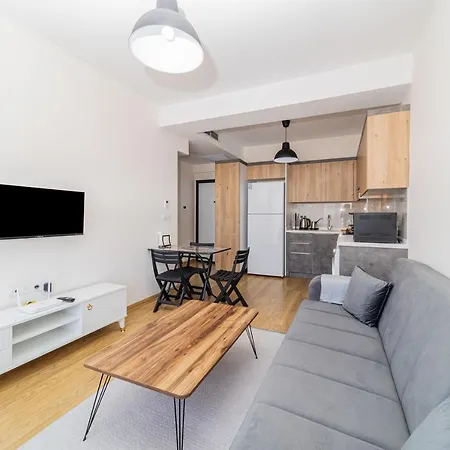 Superb Flat W Shared Pool In Kepez Apartment